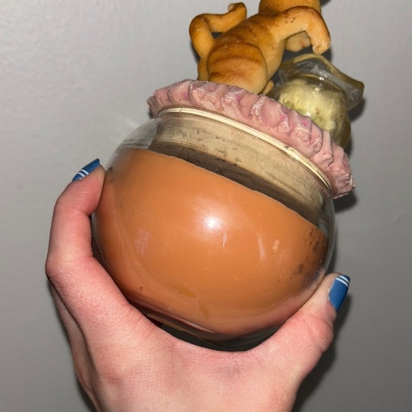 Adorable Cat Figurine with candle - Picture 4 of 8